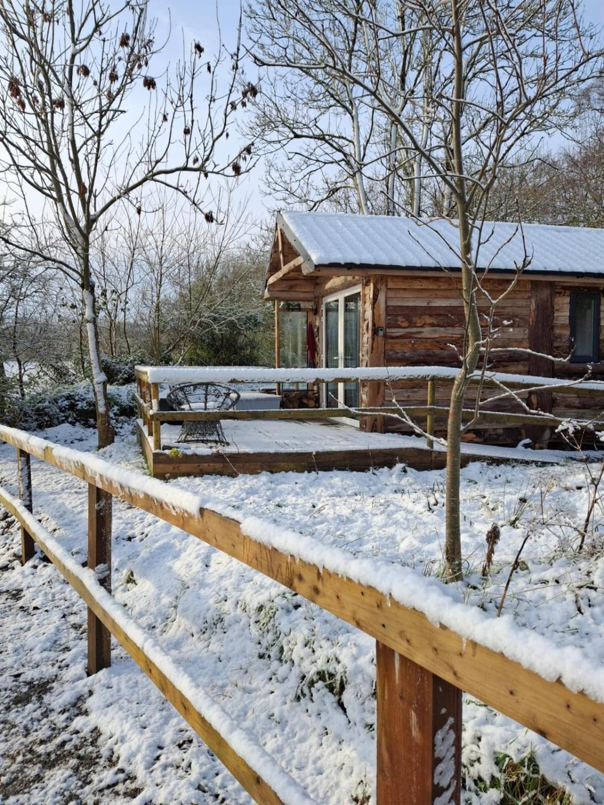 Riverside Cabin Limerick Luaran gambar